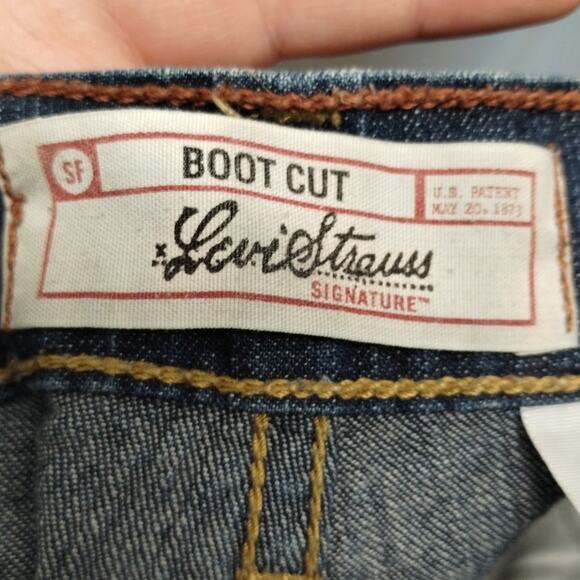 Levi Strauss Signature Women's Size 14 Short Bootcut Medium Wash Blue Jeans - Picture 5 of 7
